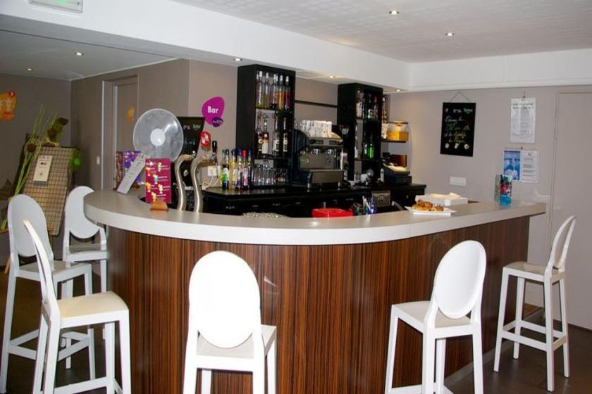 Bar du village pour boire un verre ou grignoter