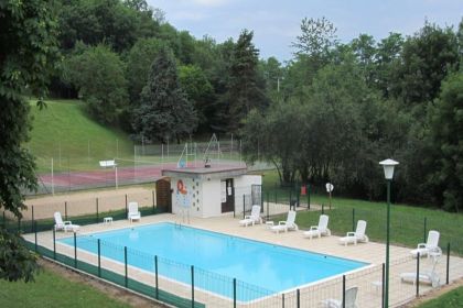 Piscine extérieure ouverte d'avril à septembre