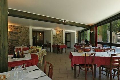 Plusieurs salles de restaurant rénovées