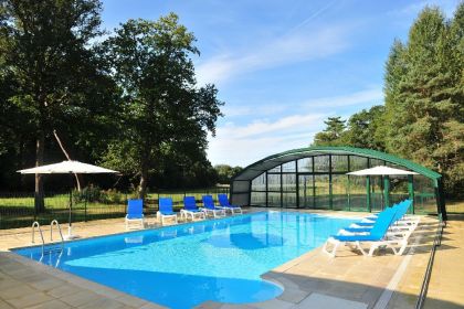 Piscine couverte et chauffée