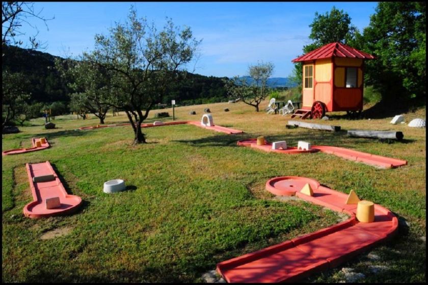 Mini-golf