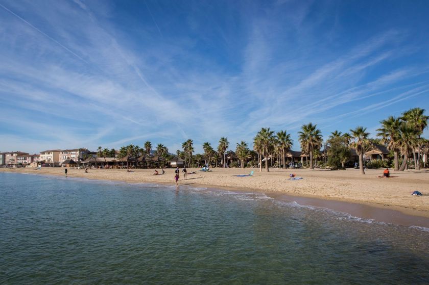 Plage à 200 mètres de la résidence !