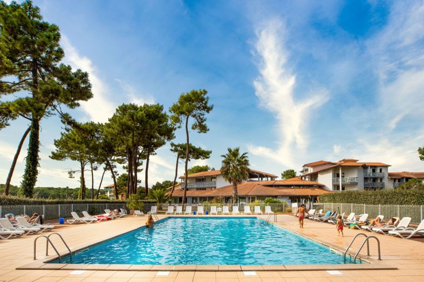 Piscine de la résidence Pignada Plage***