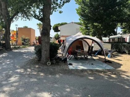 Emplacement Premium avec sanitaire privé 2/6 personnes