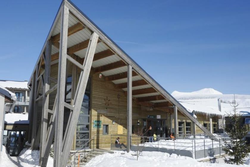 Hiver : Façade de l'ensemble hôtelier