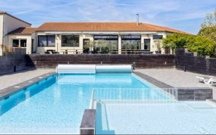 visitez l'aquarium &agrave; proximit&eacute; de C&ocirc;t&eacute; Oc&eacute;an &agrave; la rochelle pendant un jour pluvieux